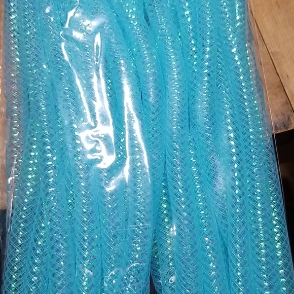 Set of 2 Mesh Tube Bow Wreath Making Crafts - Picture 3 of 4